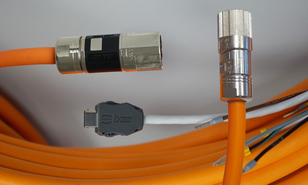 Detalle de cableado industrial realizado por Urkunde